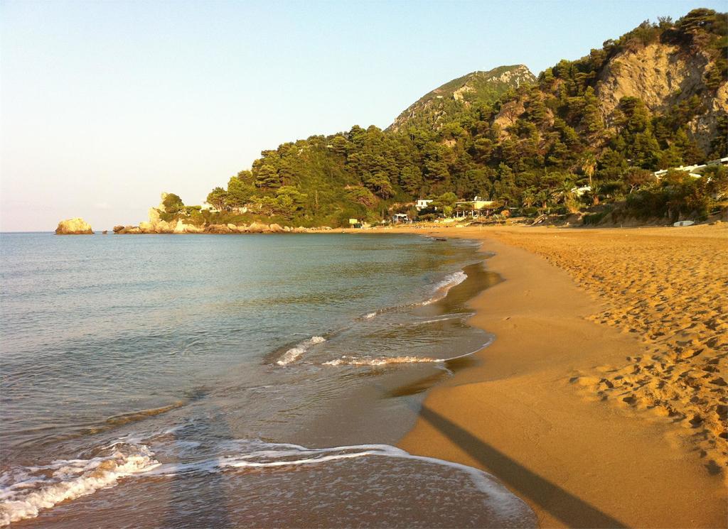 Corfu Glyfada Menigos Beach Apartments Ngoại thất bức ảnh