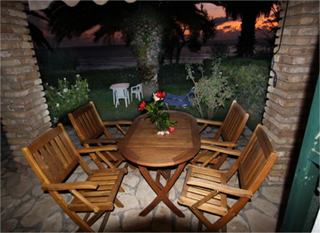 Corfu Glyfada Menigos Beach Apartments Ngoại thất bức ảnh
