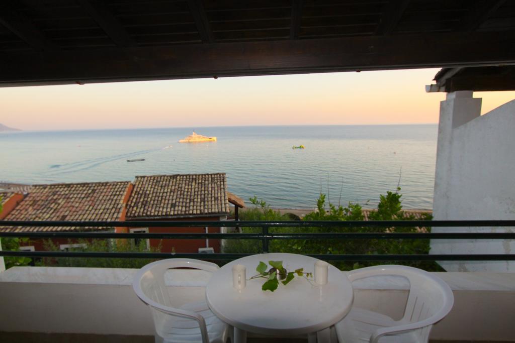 Corfu Glyfada Menigos Beach Apartments Ngoại thất bức ảnh