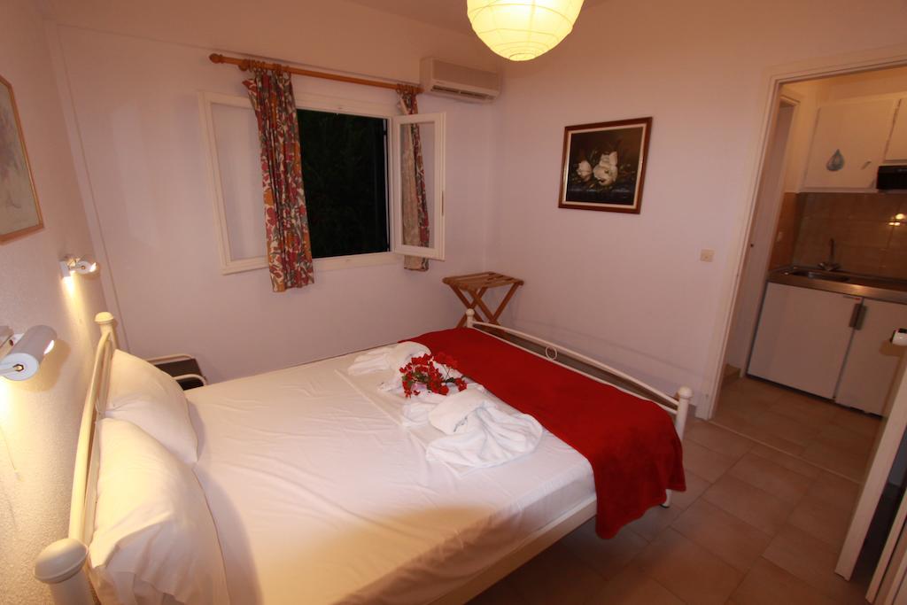 Corfu Glyfada Menigos Beach Apartments Ngoại thất bức ảnh
