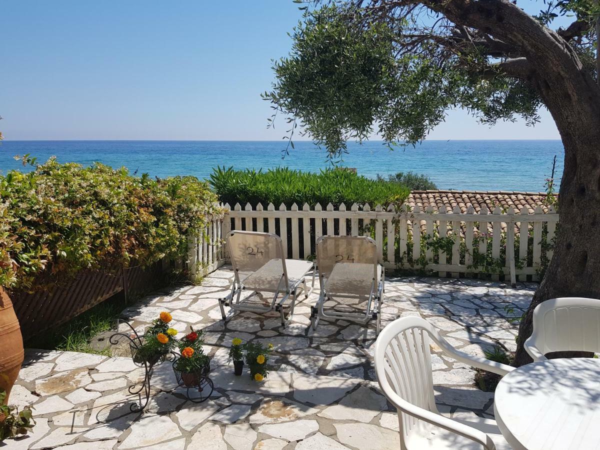 Corfu Glyfada Menigos Beach Apartments Ngoại thất bức ảnh